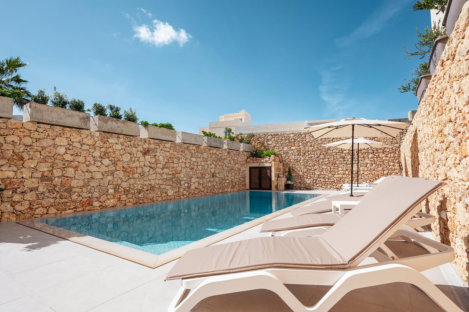 Silla Pool Area